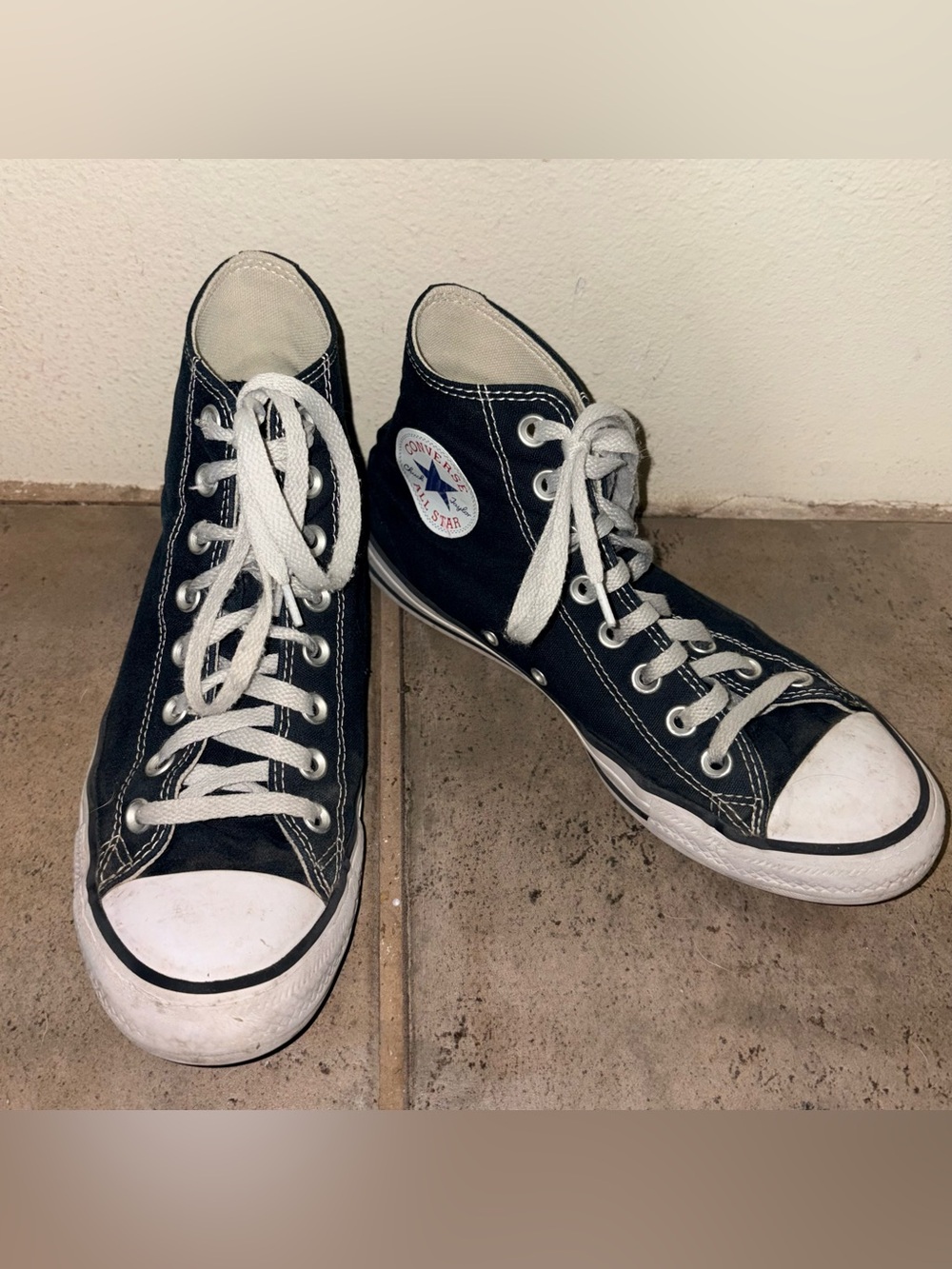 Converse All Star Classic Black & White High Top Men’s 7 Women’s 9 Great Cond.